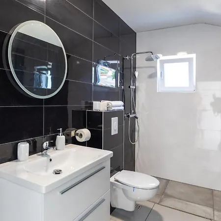 Appartement Awesome In With Wifi