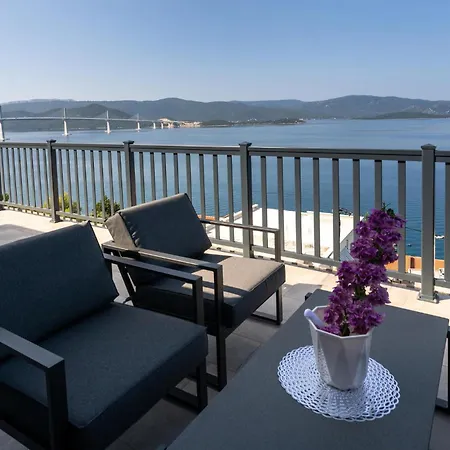 2 Bedroom Beautiful In * Komarna