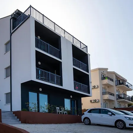 2 Bedroom Beautiful In *
