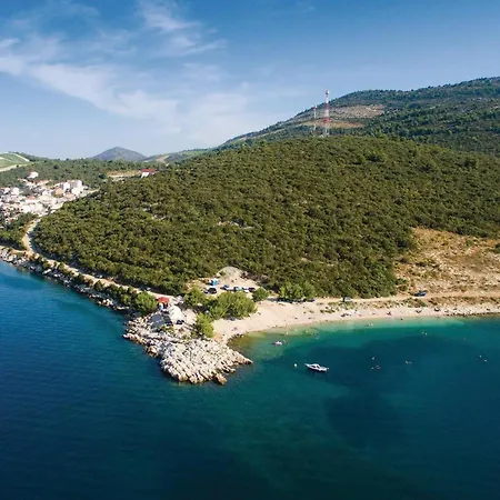 2 Bedroom Beautiful In * Komarna