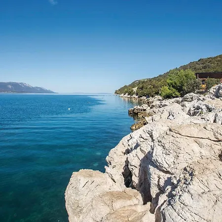 Appartement Lovely In With House Sea View