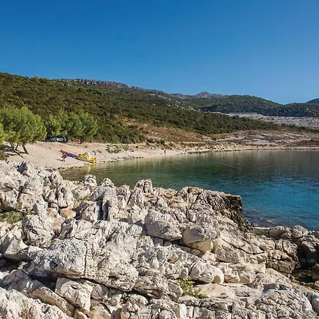 2 Bedroom Beautiful In Komarna